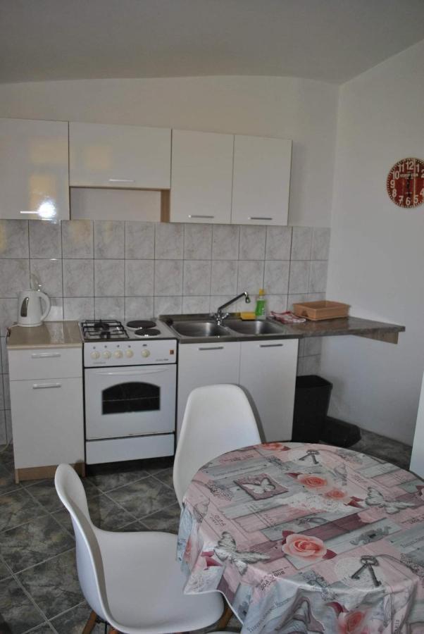 Apartmani Gradac グラダツ エクステリア 写真